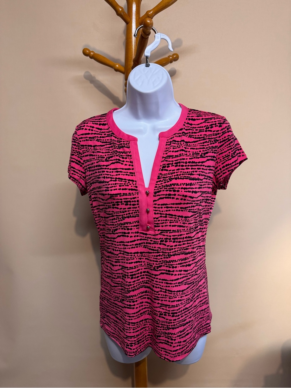Women’s New York & Company Pink Patterned Short Sleeve Henley Top